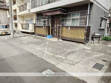 メゾンドシャルマン宝[1R/34.8m2]の駐車場