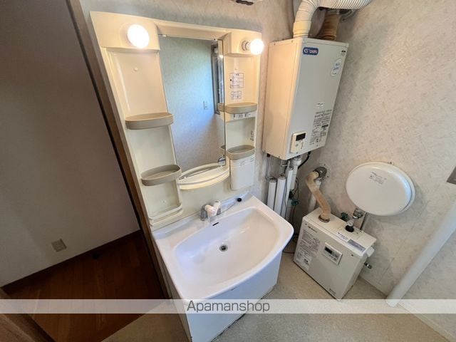 日吉町1丁目15番貸家の内装写真