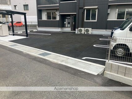 メラヴィリア西町[2LDK/54.97m2]の駐車場