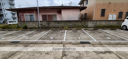 ＨＯＵＳＥ　ＮＫ　Ⅱ[1K/23.18m2]の駐車場