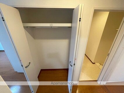 コンフォール[2LDK/57.8m2]の収納