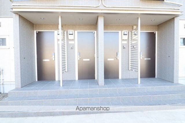 グラマードマレVIII Aの玄関写真