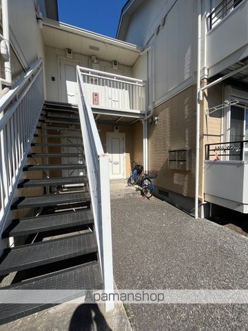 シャトレーひばりCの玄関写真