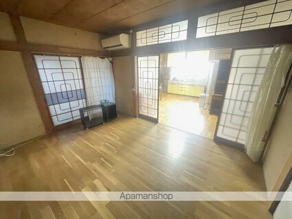 植柳下町１１９９貸家[7DK/385m2]のリビング・居間