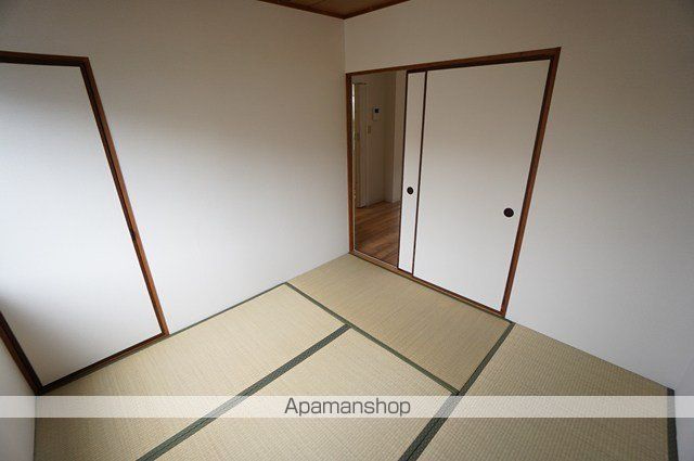 高井ハイツB棟の内装写真