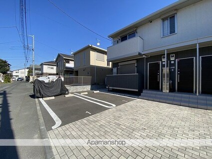 グランドソレイユ[1LDK/42.38m2]の駐車場