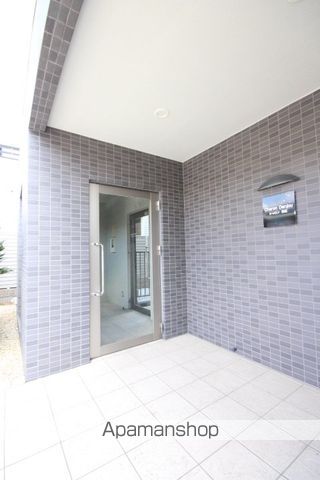 シャロン弾正の玄関写真