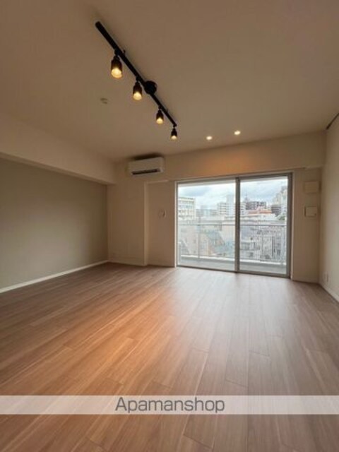 ＰＲＩＭＥ　ＵＲＢＡＮ　東中野　ＣＯＵＲＴ[2LDK/66.75m2]のリビング・居間