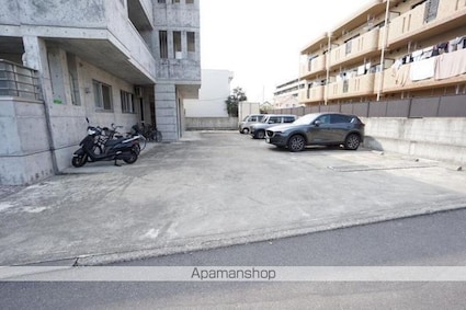 ＢＯＷマンション[1LDK/46.44m2]の駐車場