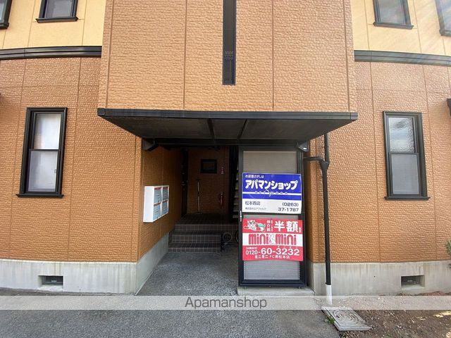 クレール南浅間の玄関写真