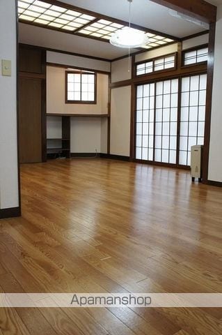中央本線 吉祥寺駅 徒歩16分 3階建 築52年の内装写真