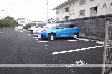 エトワール　Ⅰ棟[2LDK/59.24m2]の駐車場