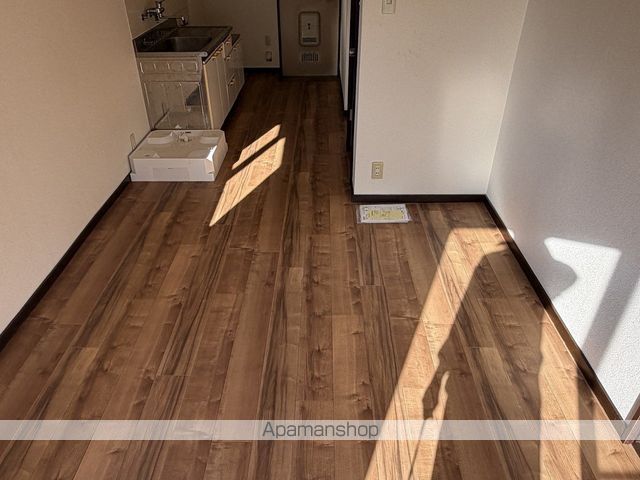 ホワイトハウス沼目 Aの内装写真