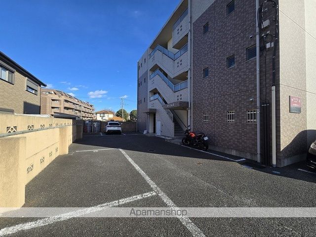 カラコレスのその他写真