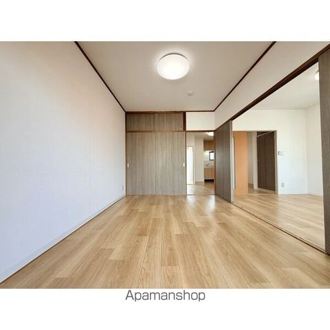 シャンポール高畑の内装写真