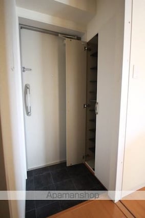 アーバン富田町[1LDK/40m2]の玄関