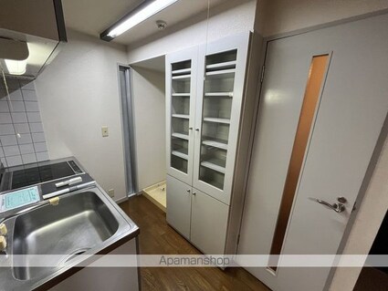 クリスタルコート[1R/27.3m2]の内装1