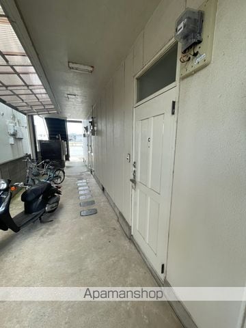 コーポホワイト南出島 B棟の玄関写真