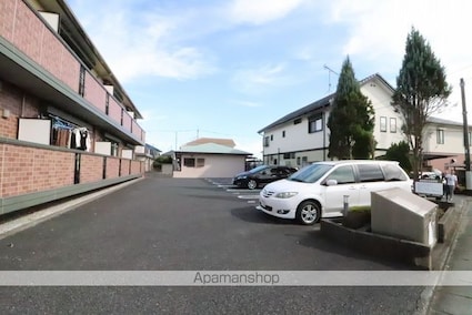 グランドソレーユ[1LDK/45.04m2]の駐車場