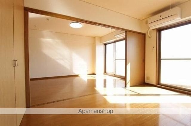 エンブレーマ西池の内装写真
