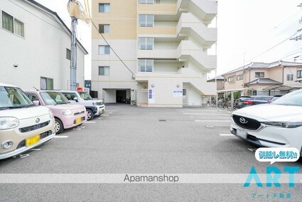 Ｒｅｎｏｔｔａ　Ｔａｋｅｗａｒａ[2LDK/65.84m2]の駐車場