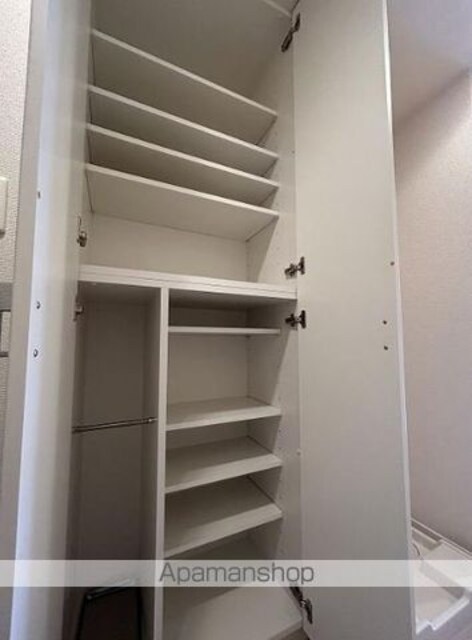 エスティメゾン三軒茶屋Ⅱ[1K/26.43m2]の収納