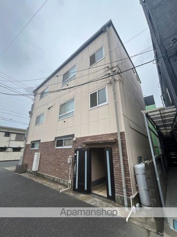 ＪＲ東海道本線 平塚駅 バス乗車時間：15分 最寄りバス停で下車 徒歩1分 3階建 築38年の外観写真