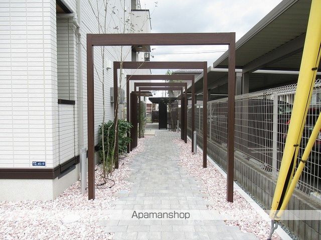 TORISIA向中野2丁目の玄関写真