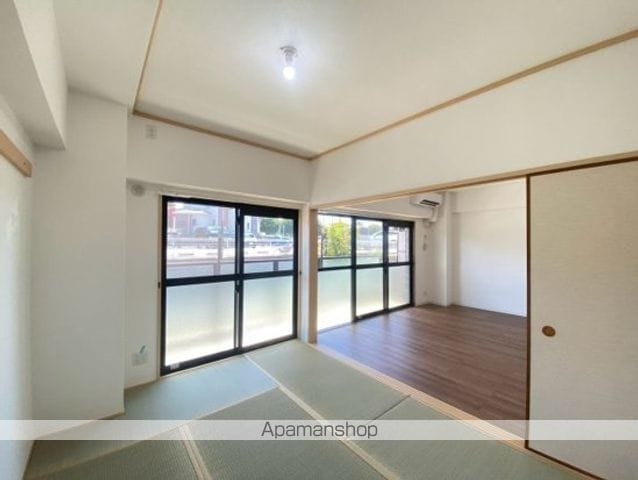 ARDER Y・Kの内装写真