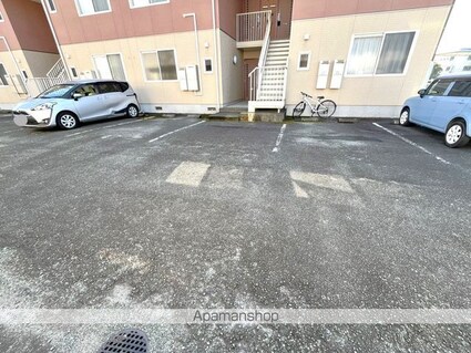 サウザンドタウン　Ｃ棟[1LDK/42.72m2]の駐車場