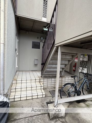 セジュール鳳の玄関写真