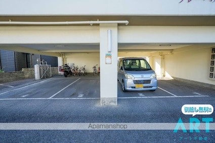 フレーベルハイツ[2DK/38.88m2]の駐車場