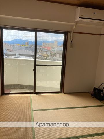 泉屋ビルの内装写真