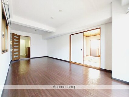 ロイヤルメゾン岩崎町[3LDK/78.89m2]のリビング・居間