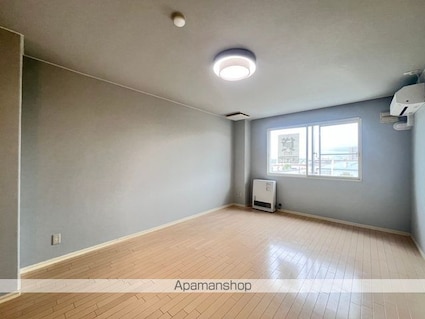 ＫＩビル[1LDK/51.84m2]のリビング・居間