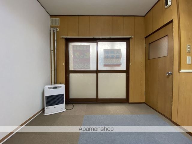ハウス岡商の内装写真