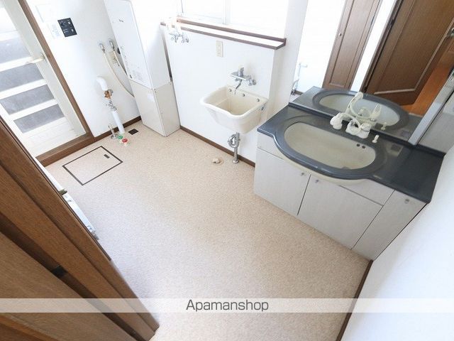 新中野町2丁目6-6借家の内装写真
