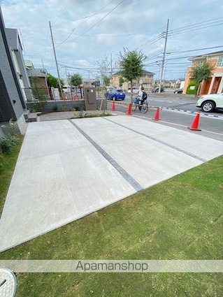 Ｇｒａｎｄ　Ｖｉｌｌａ　Ｄ[3LDK/84.05m2]の駐車場