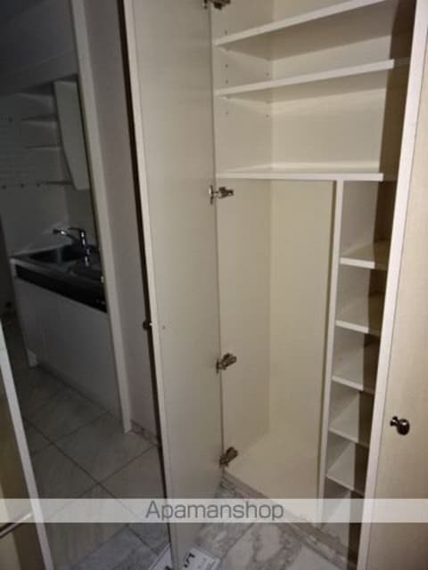 フジテラス用賀[1R/25.82m2]の玄関