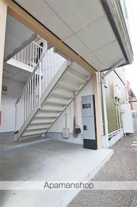 サンパレス（岸町）[2K/40.1m2]のエントランス