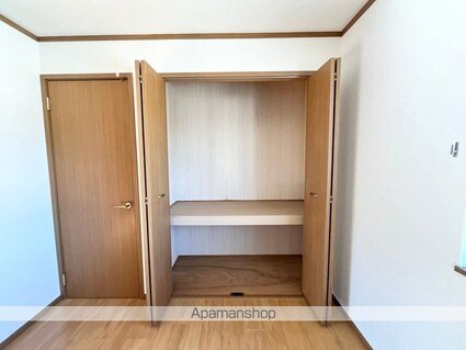 エストロジュマン[2LDK/63.11m2]の収納