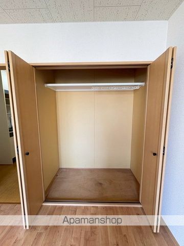 フィアヤーレスツァイテンIの内装写真