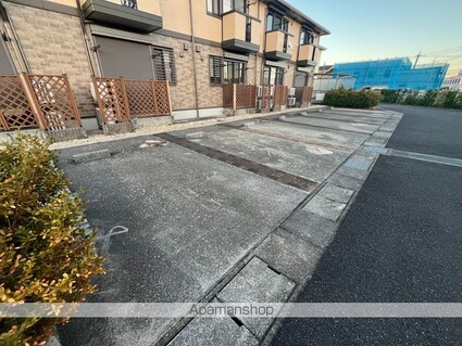 ユリシス[1R/29.26m2]の駐車場