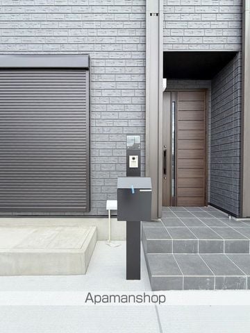 川崎市宮前区 2階建 築1年の玄関写真
