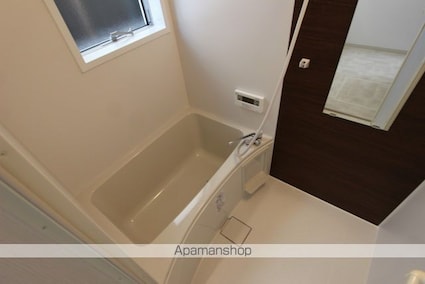 エスグラント三園町[2LDK/68.3m2]のバス