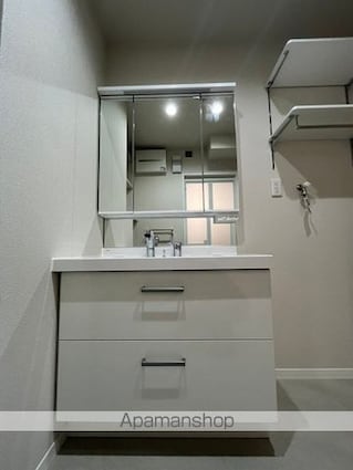和歌山県和歌山市十三番丁[1LDK/49.5m2]の洗面所