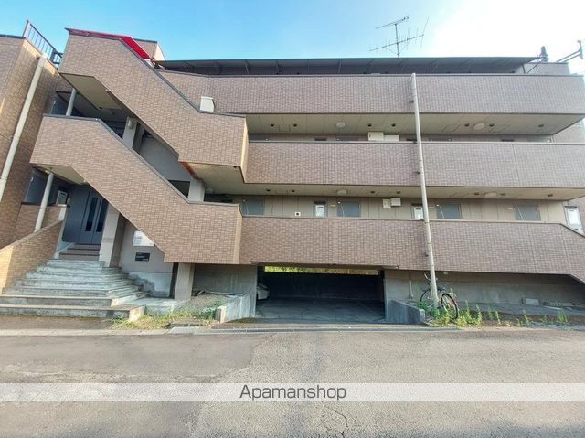 マンションマムリンの外観写真
