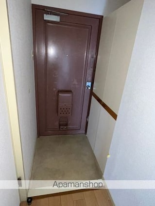 リエス榴ヶ岡[2LDK/54.1m2]の玄関