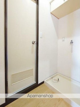 東京都新宿区住吉町[1R/18.77m2]の玄関