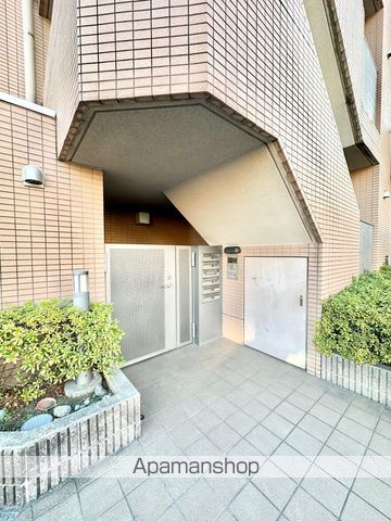 ドルフ南本宿IIの玄関写真